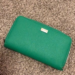 Thirty- one Jewell wallet